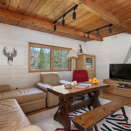 Spacious Family House With Parking And 5 Bedrooms By Renters