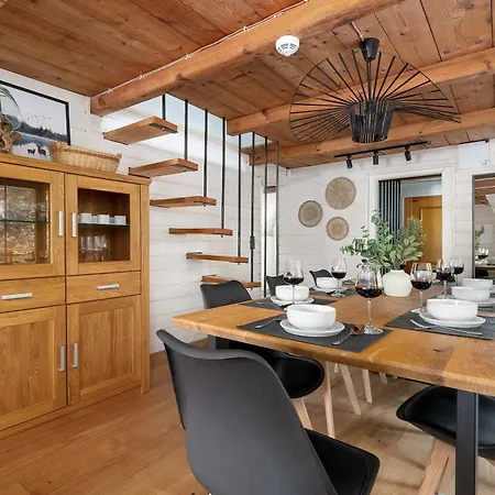 Spacious Family House With Parking And 5 Bedrooms By Renters Szczyrk
