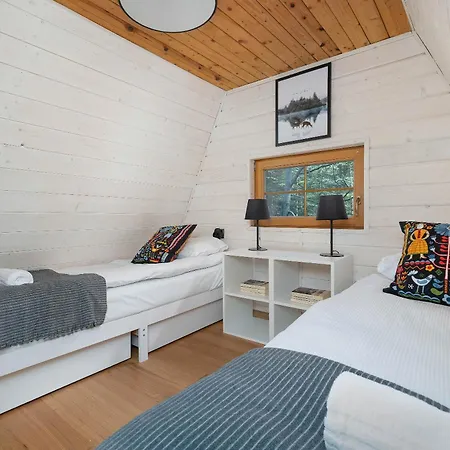Spacious Family House With Parking And 5 Bedrooms By Renters Tatil Evi