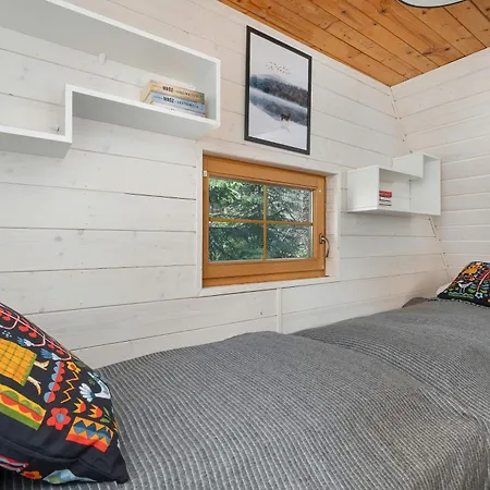 Spacious Family House With Parking And 5 Bedrooms By Renters