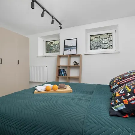 Spacious Family House With Parking And 5 Bedrooms By Renters Tatil Evi *